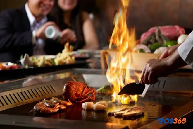 Mô hình bữa ăn Teppanyaki- biểu diễn chế biến