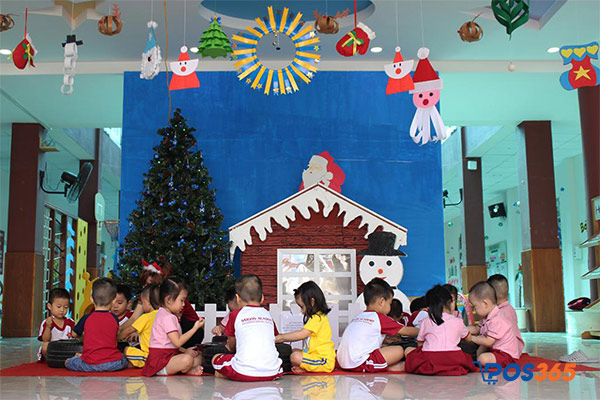 Một số lưu ý khi trang trí noel lớp học